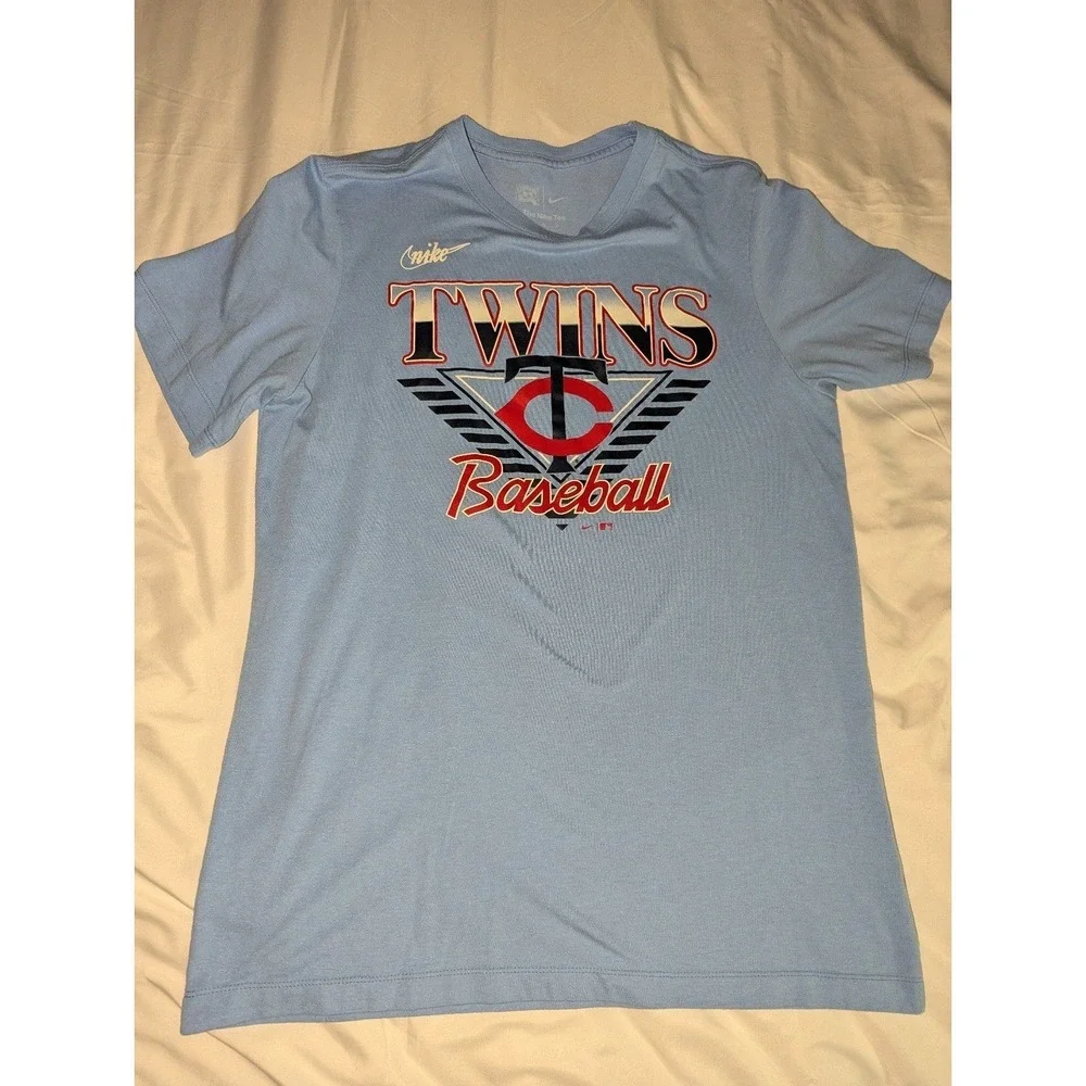 Nike Adult Large Cooperstown Minnesota Twins Light Blue Graphic Short Sleeve Tee